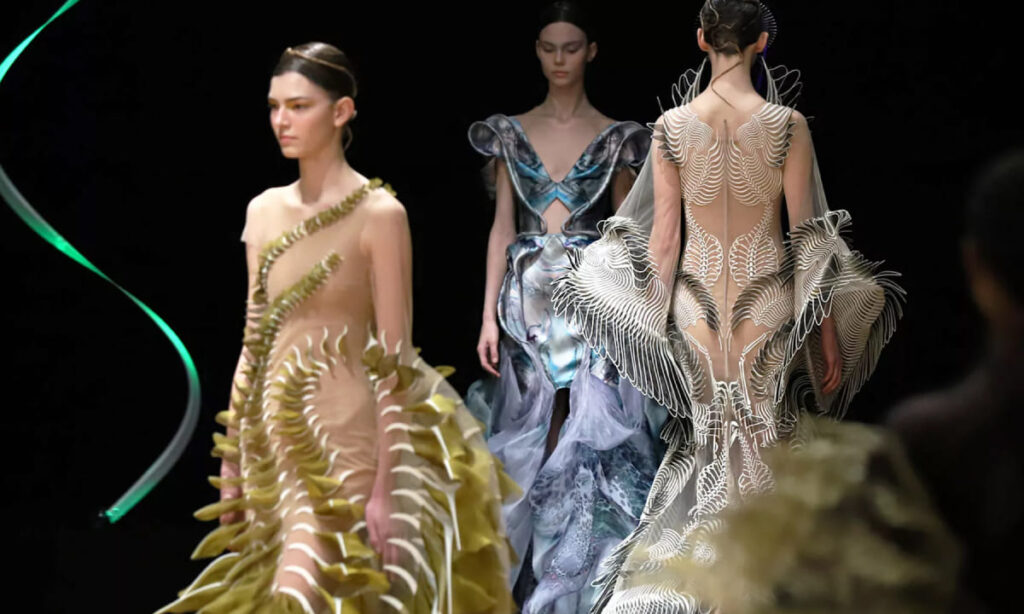 Высокая мода Iris Van Herpen
