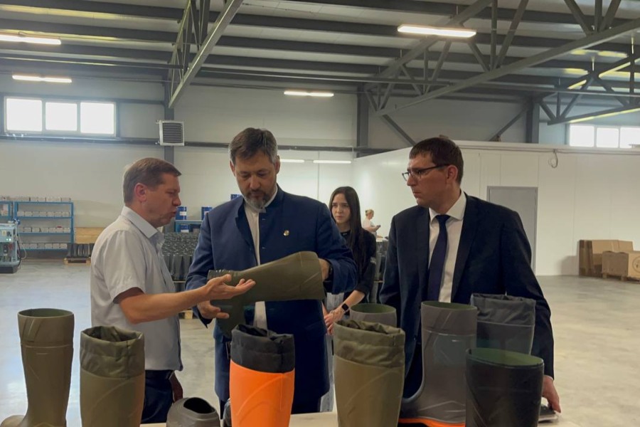Фабрика спецобуви «Барс» открыла новый цех по выпуску моделей из полиуретана