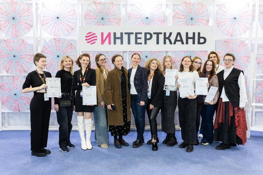 «Шуйские ситцы»: искусственный интеллект и исторические принты